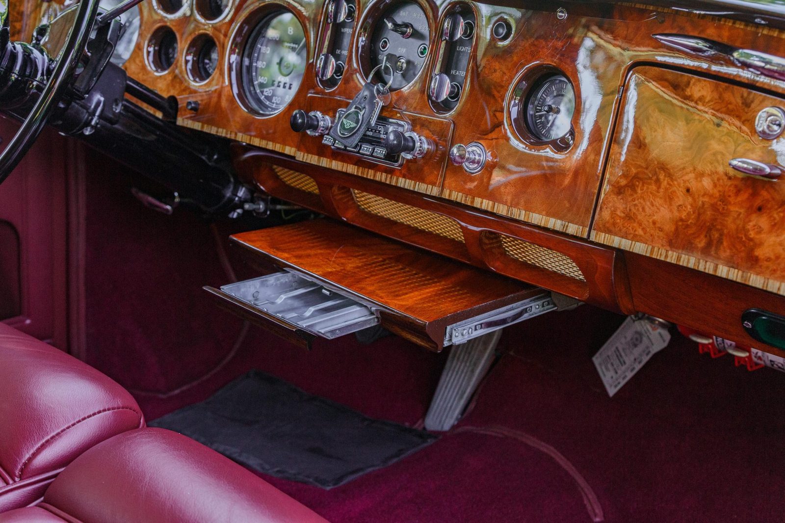 Bentley S2 Continental burl wood dashboard and instrumentation
