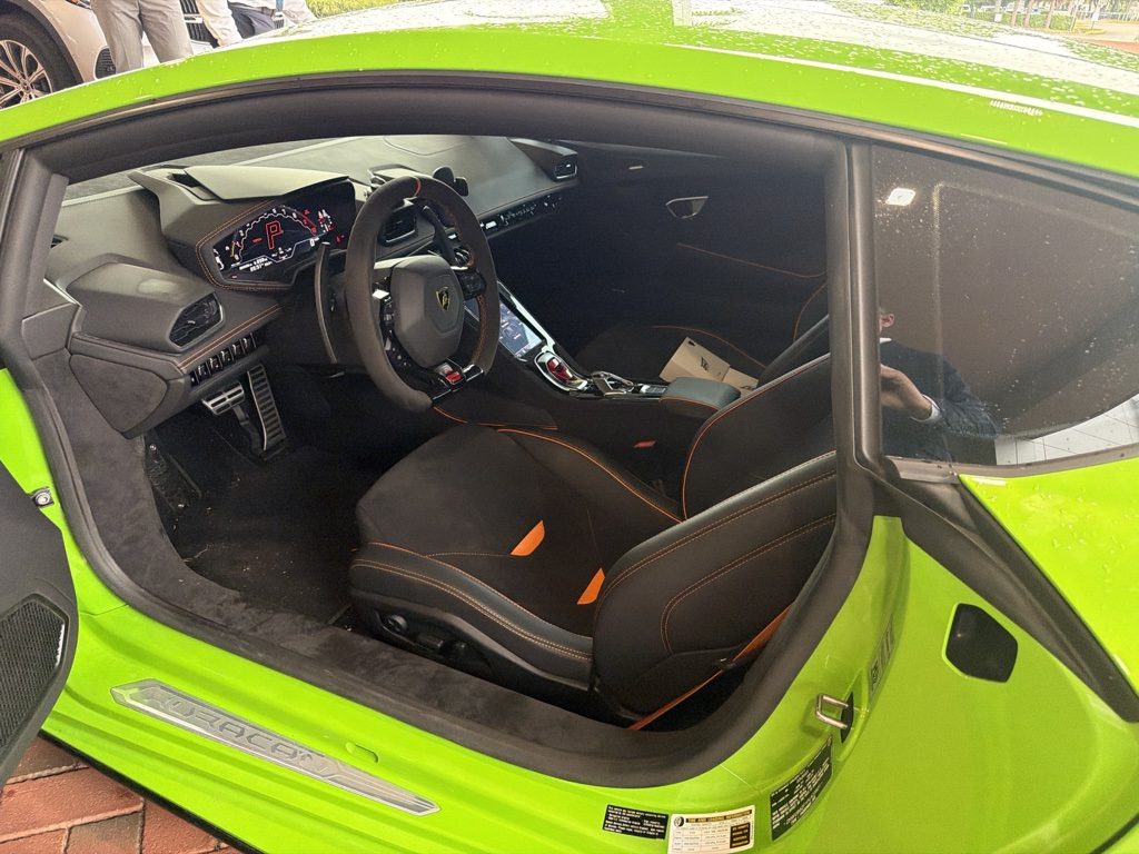 Lamborghini Huracán Tecnica black Alcantara interior with orange stitching