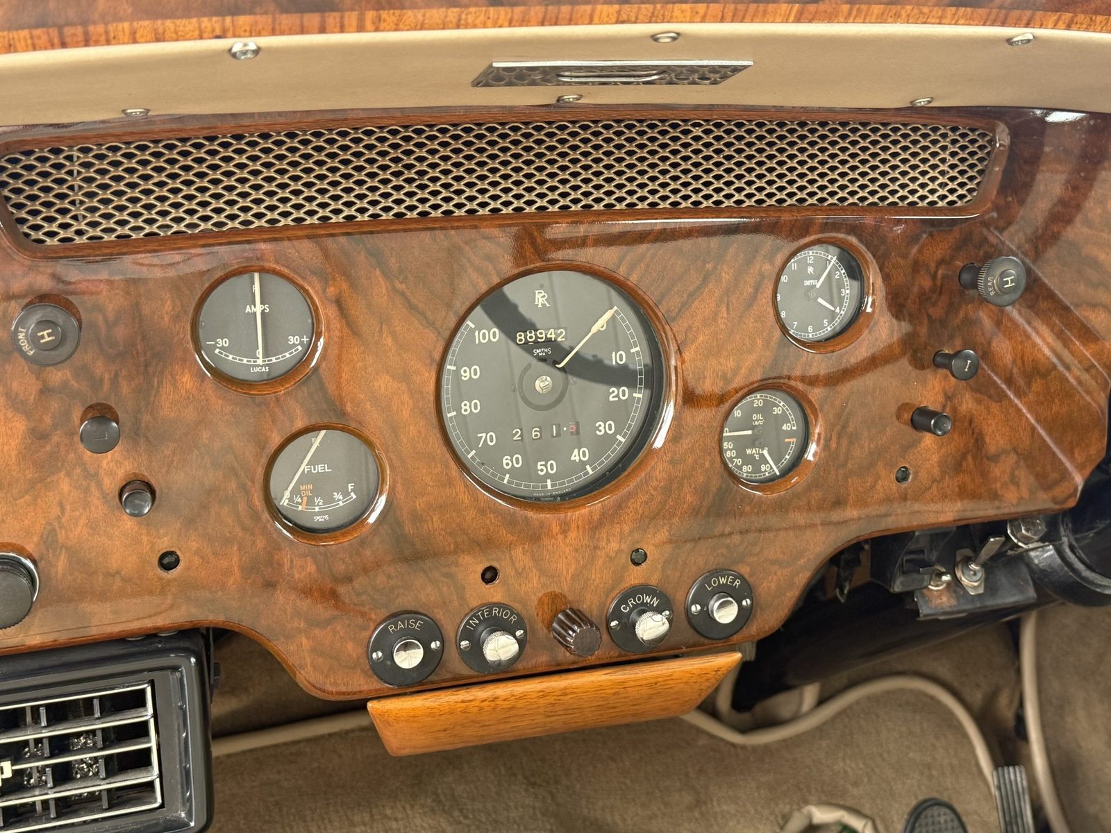 Burl wood dashboard and gauges of the Rolls-Royce Silver Wraith